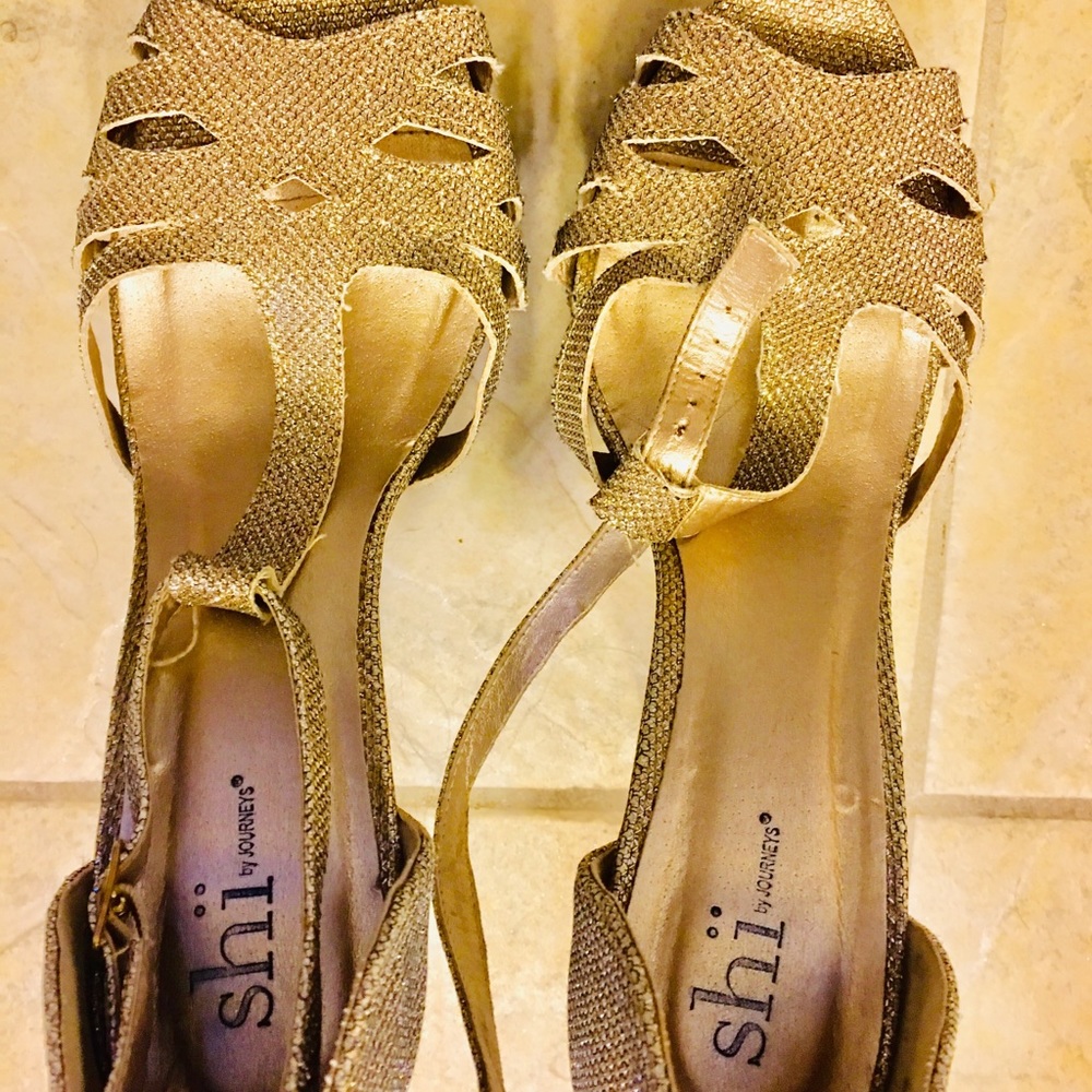 Cute sandals for formal wearing!!!